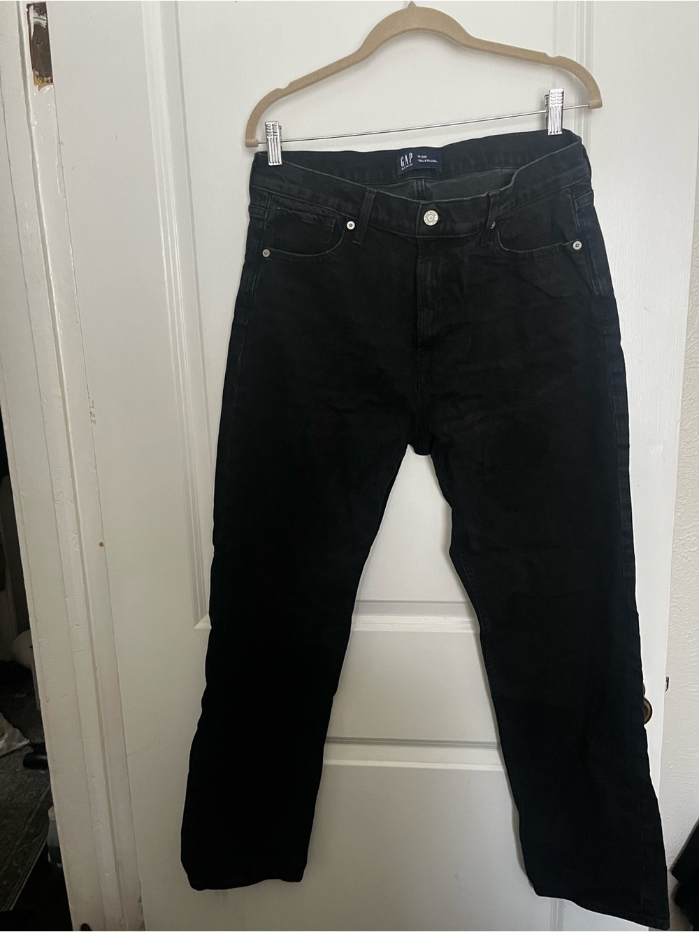 GAP Women’s Straight Leg Jeans in Black